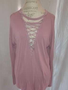 Express Lace-Up V-Neck Long Sleeve Top - Mauve